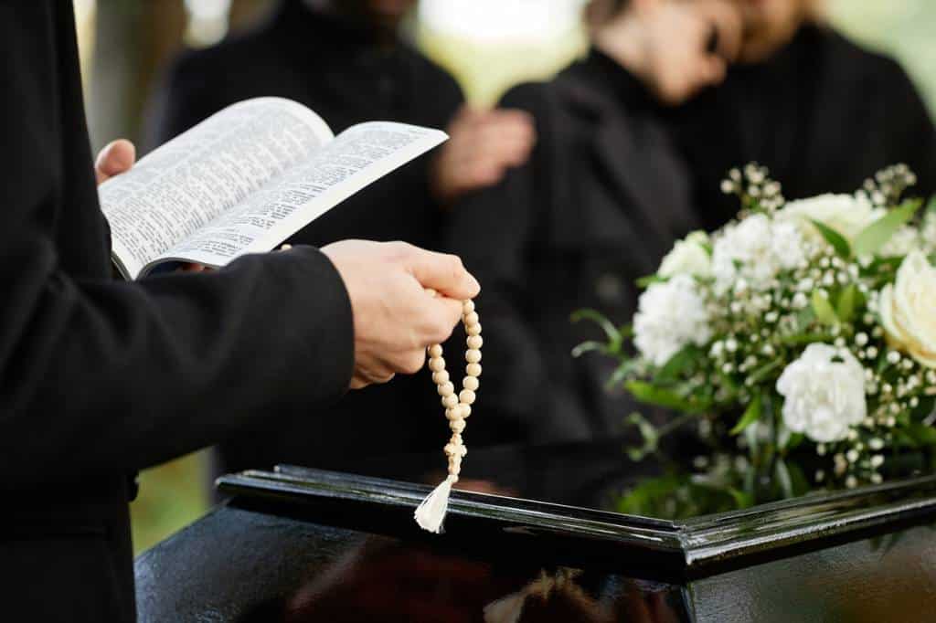 contrat obsèques pompes funèbres Rennes