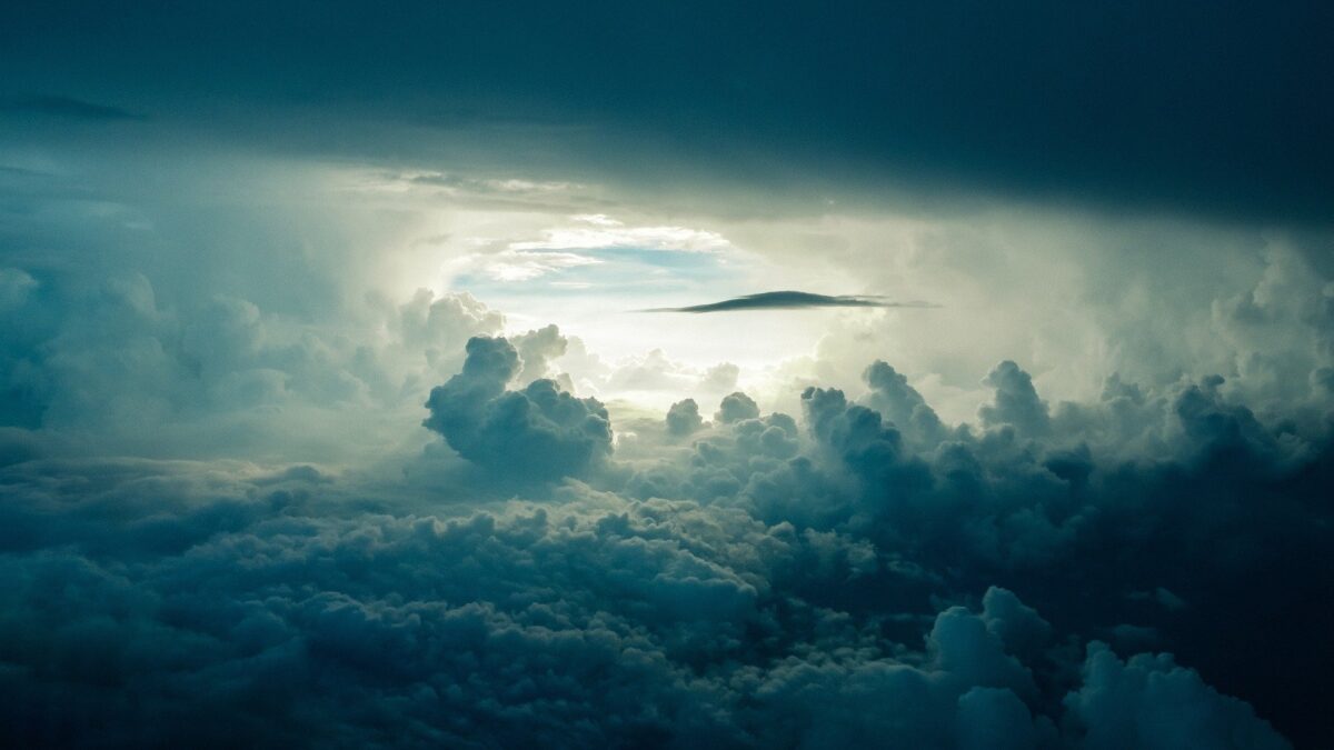 Comment les nuages noirs influencent-ils l'environnement ?