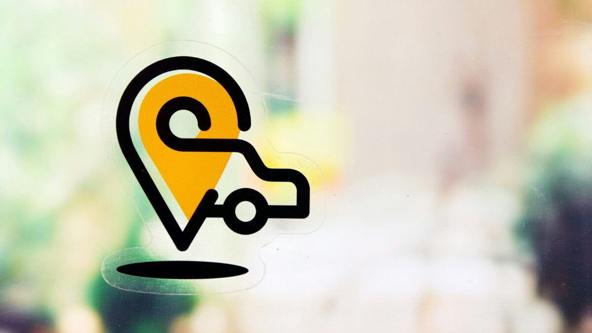 Géolocalisation véhicule : pourquoi de plus en plus de conducteurs français franchissent le pas ?
